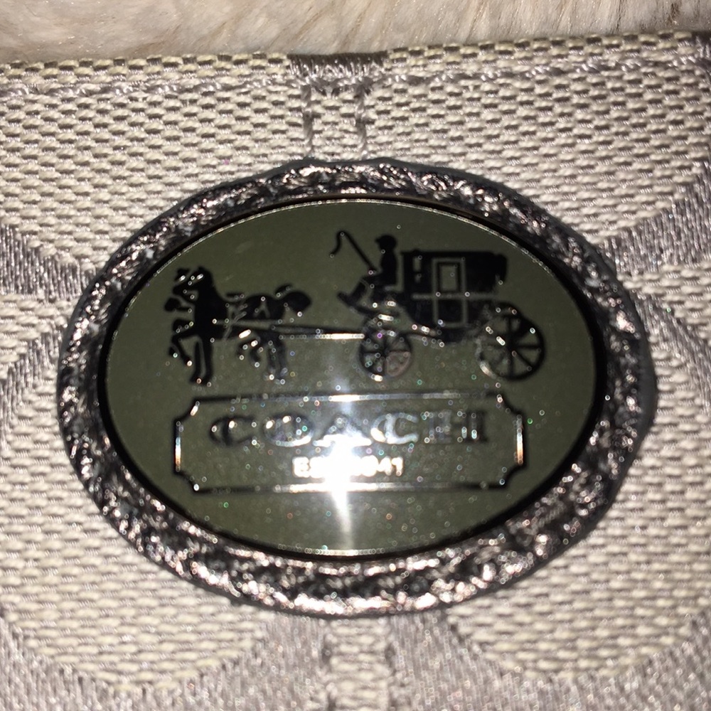 COACH WRISTLET! - Picture 5 of 7